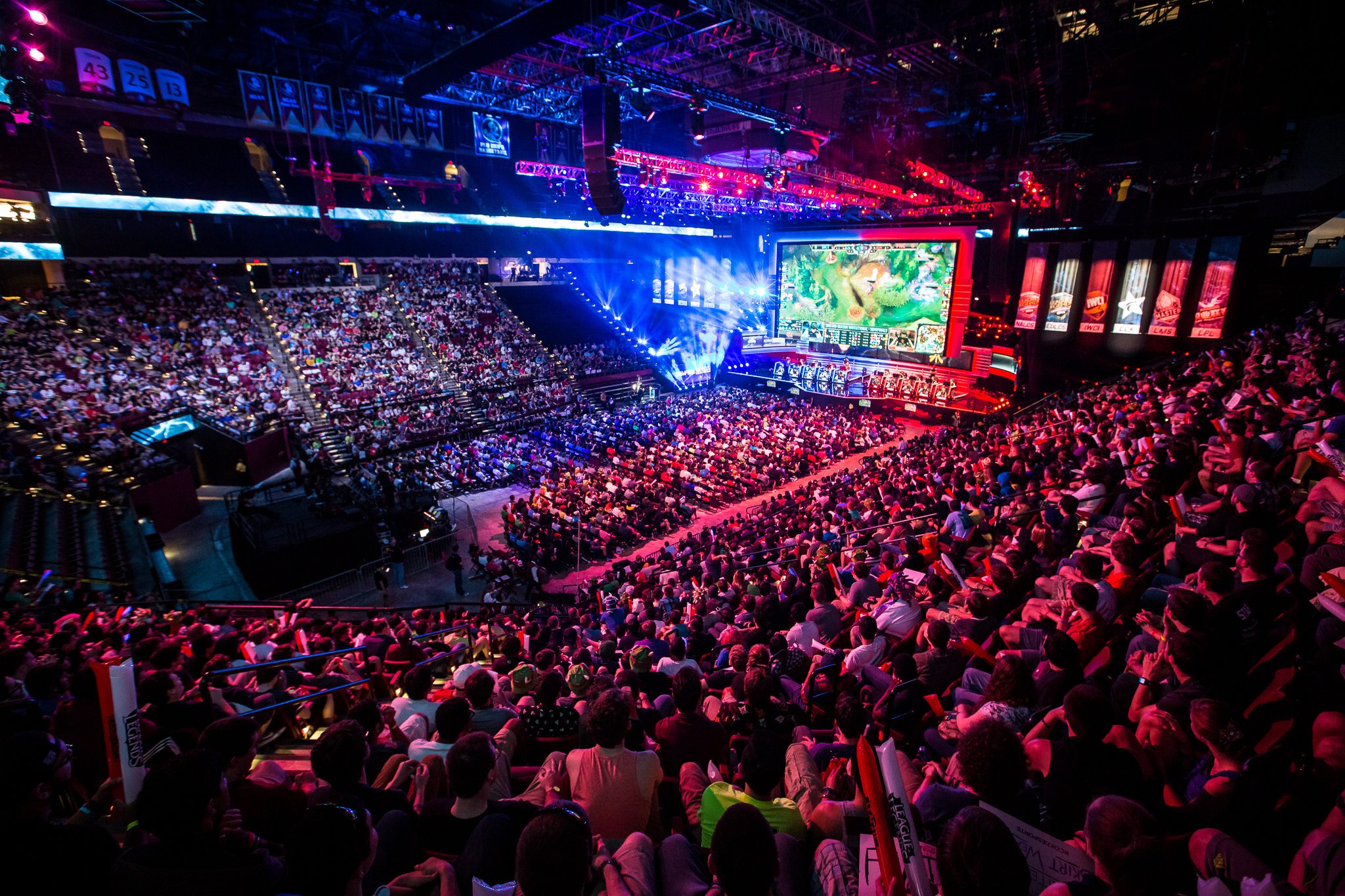 手充足的空 手充足的空