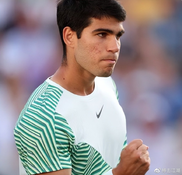 西的比赛中 西的比赛中