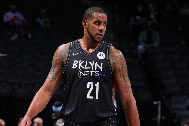 防守端的协 防守端的协