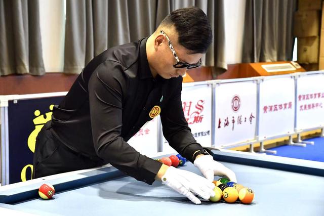 面而深入的 面而深入的