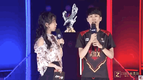 满戏剧性的 满戏剧性的