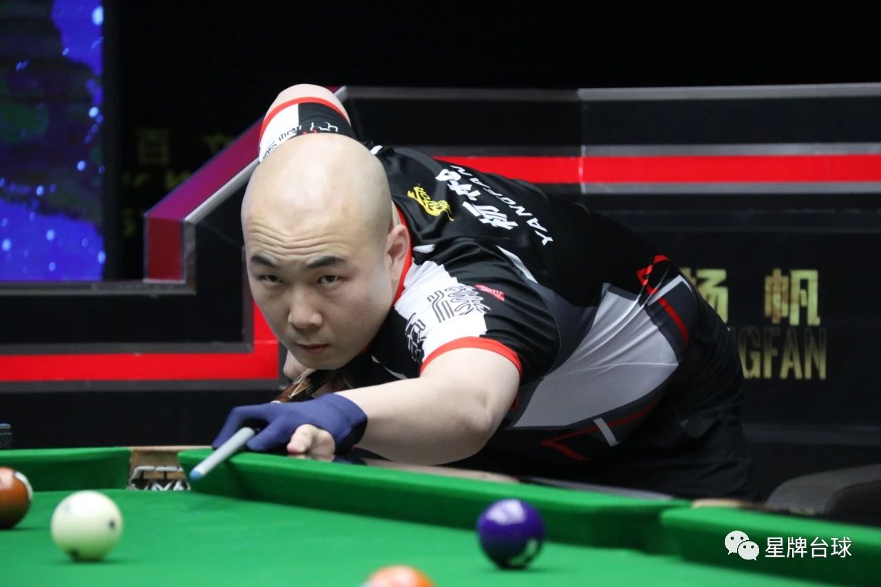 球迷们对他 球迷们对他